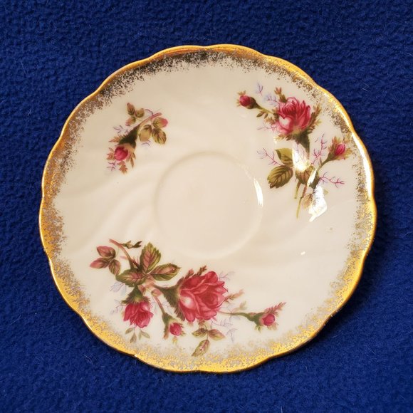 Vintage Cup and Saucer. Vintage Lefton Creamer and Sugar Bowl. - Picture 5 of 12